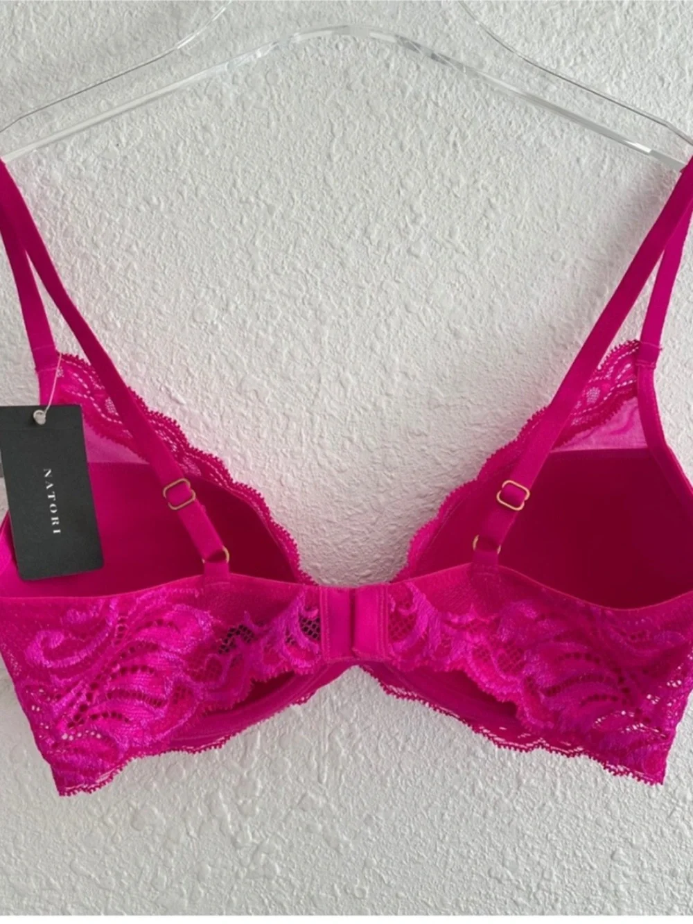NWT Natori Feathers Contour Plunge Bra Women Size 34C Dragonfruit Hot Pink Lace